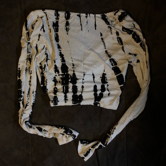 CROSS OVER CROP TOP - Picture 2 of 2